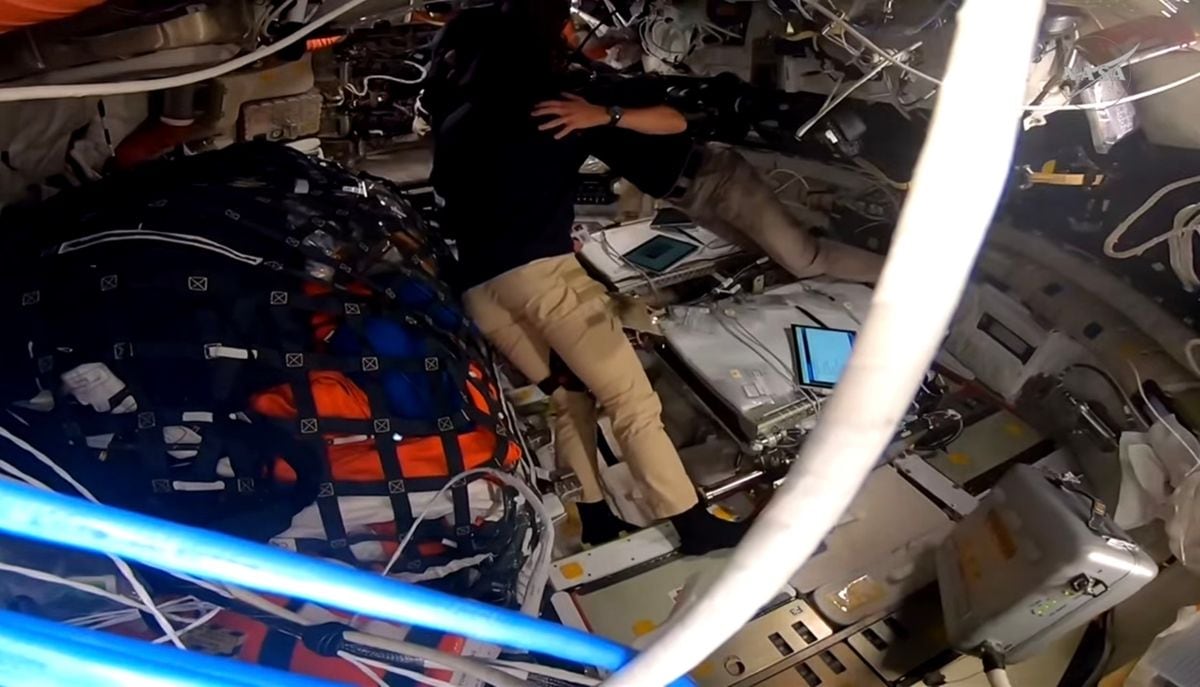 The four crew members were moved to tears.