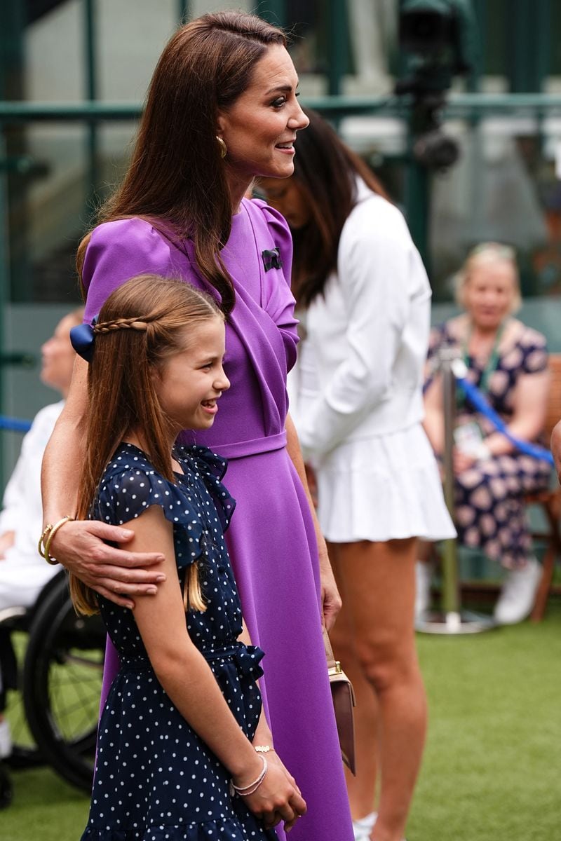 For now, Princess Charlotte’s jewelry collection remains intentionally modest, reflecting her young age and the royal family’s careful approach to security and tradition. 
