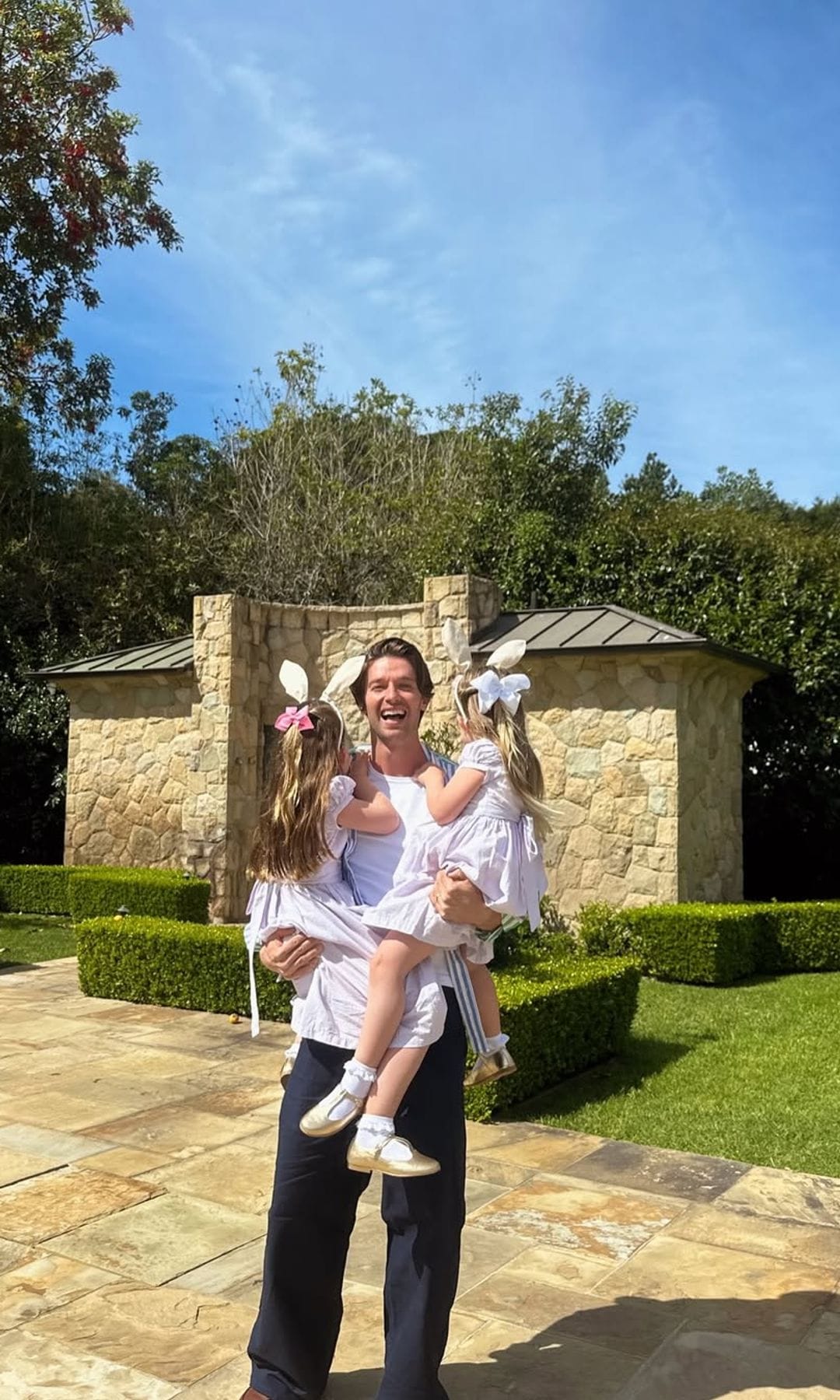 Patrick was spotted holding on to his nieces