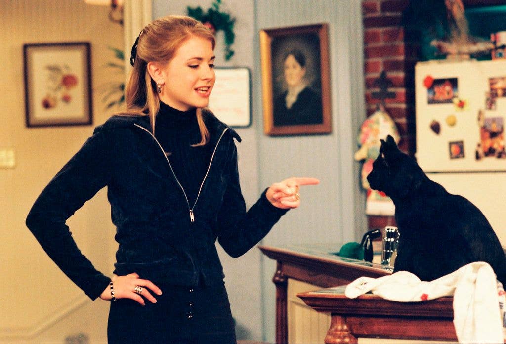 Melissa and Salem on the set of Sabrina the Teen Witch