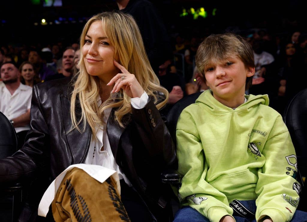 Kate Hudson and her son Bing attends the Los Angeles Lakers and Denver Nuggets game at Crypto.com Arena on March 2, 2024 in Los Angeles, California