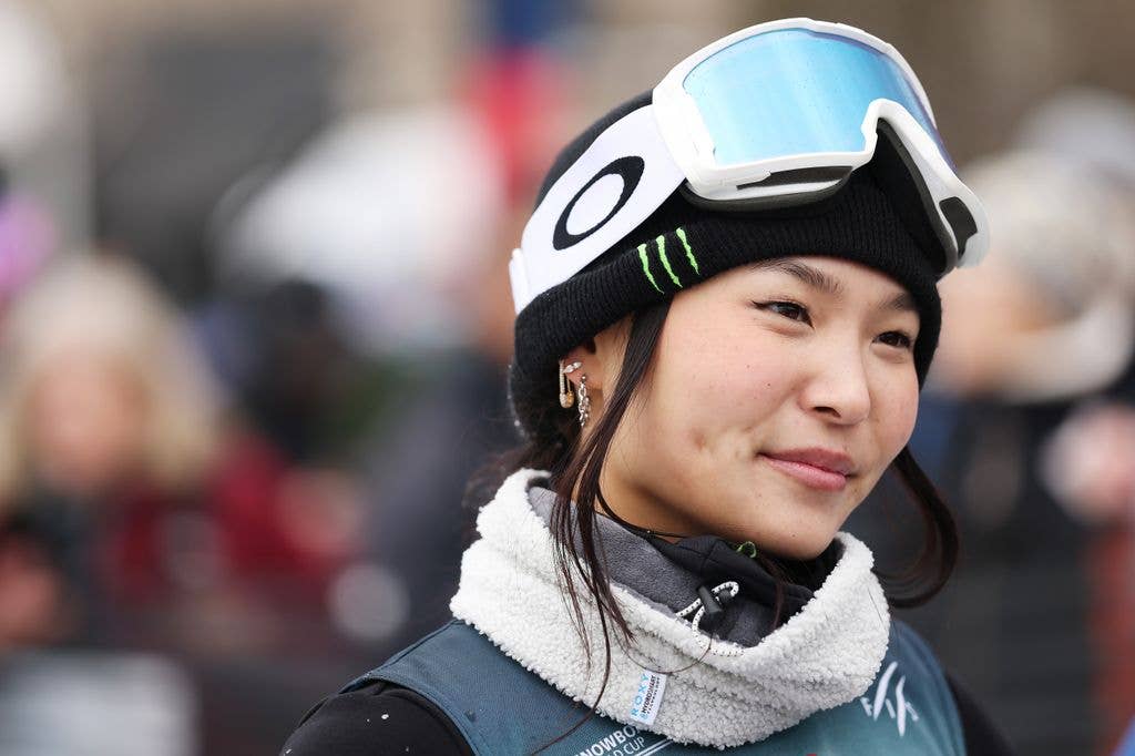 Olympic snowboarder Chloe Kim sporting slut strands