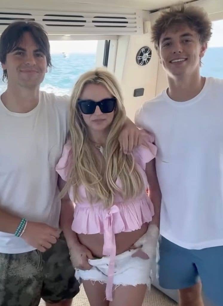 britney spears sons boat