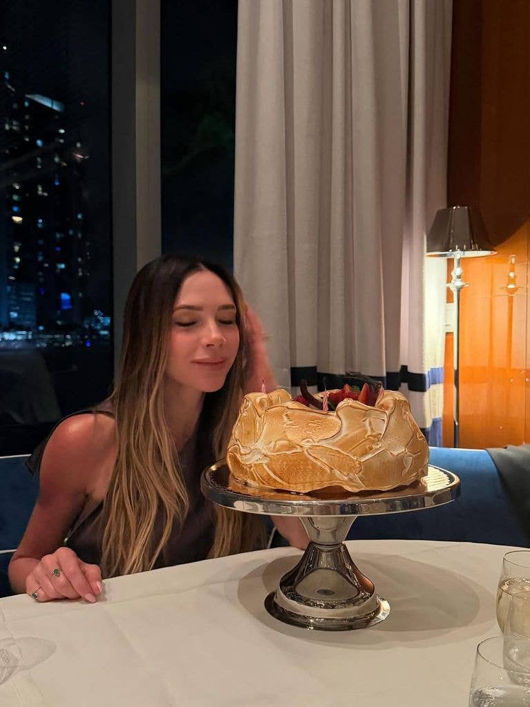 The former pop star couldn't have looked more like her daughter Harper in the update