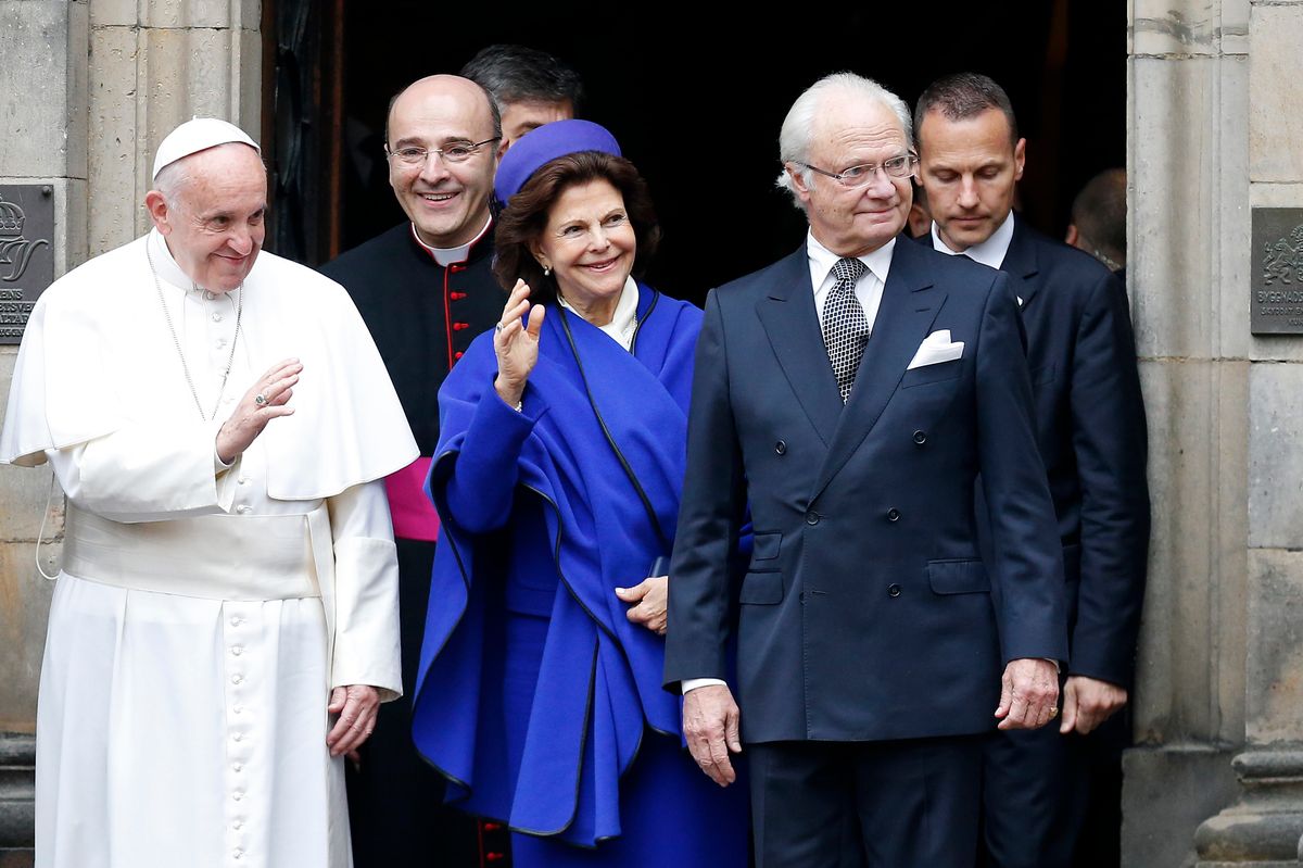 Pope Francis with Queen Silvia and King Carl XVI Gustaf in Sweden in 2016 