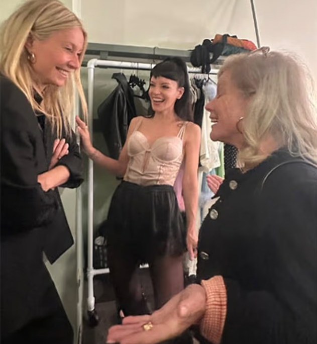 A photo of Gwyneth Paltrow and Lily Allen laughing 