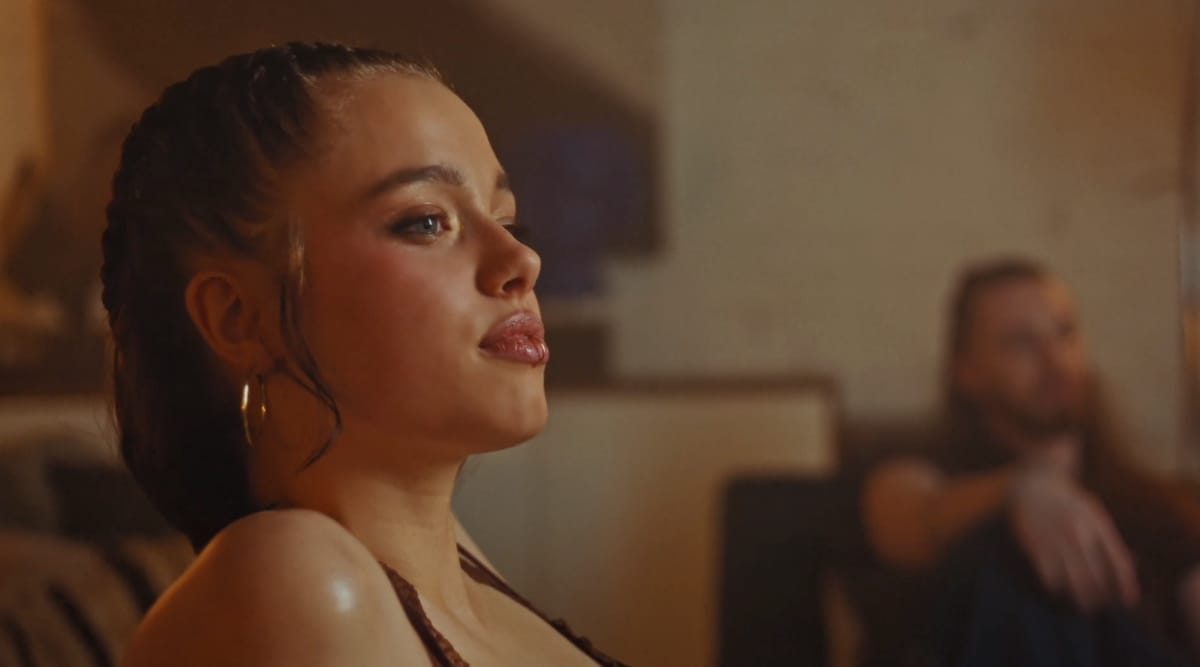 Shiloh Jolie looks just like Angelina Jolie in lace top and lip piercing in new music video