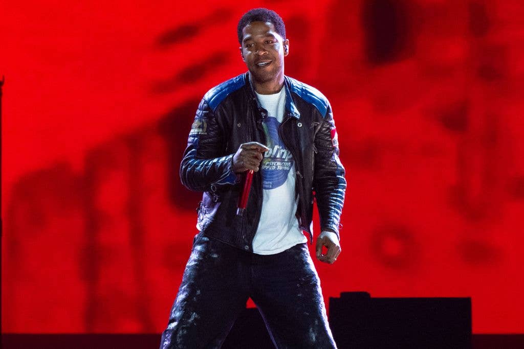 photo of kid cudi on stage