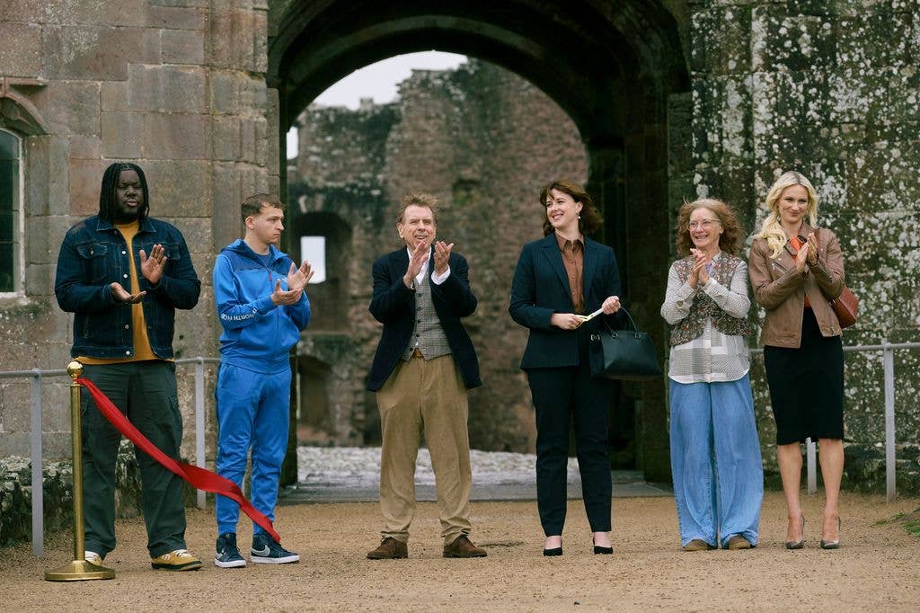 Warren (HAMMED ANIMASHAUN), Liam (JACOB ETHAN TANNER), John Chapel (TIMOTHY SPALL), Angela (ALEXANDRA ROACH), Polly (JANE HORROCKS), Sally (HANNAH DANIEL)