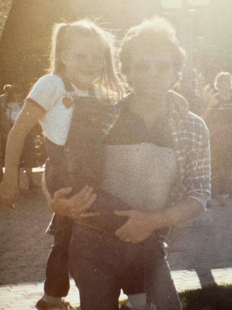 Kaitlin Olson and her father Donald Lee Olson pose for a photo in a throwback shared on Instagram