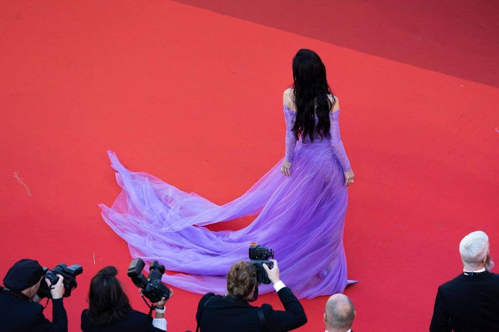 Stunning from any angle, Demi's ethereal gown created a dramatic, almost cinematic effect