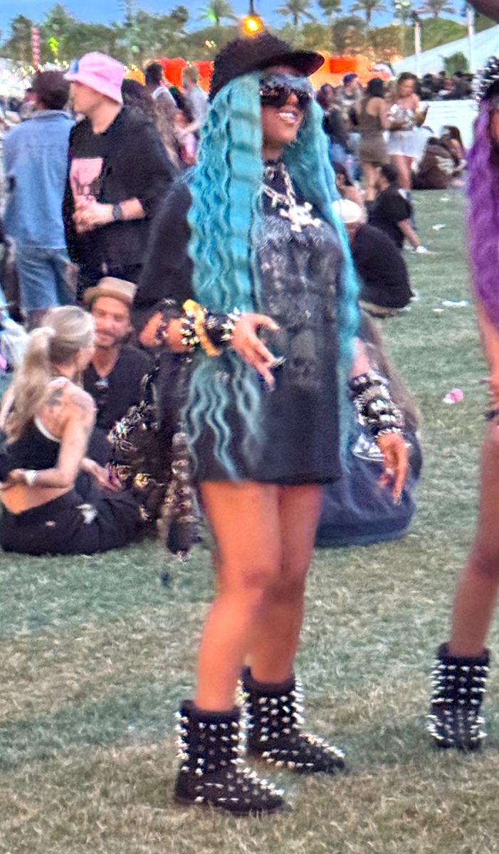 That confidence was on full display during the first weekend of Coachella 2026 in Indio, where North West emerged as one of the most talked-about attendees despite not officially performing. to a otros asistentes.