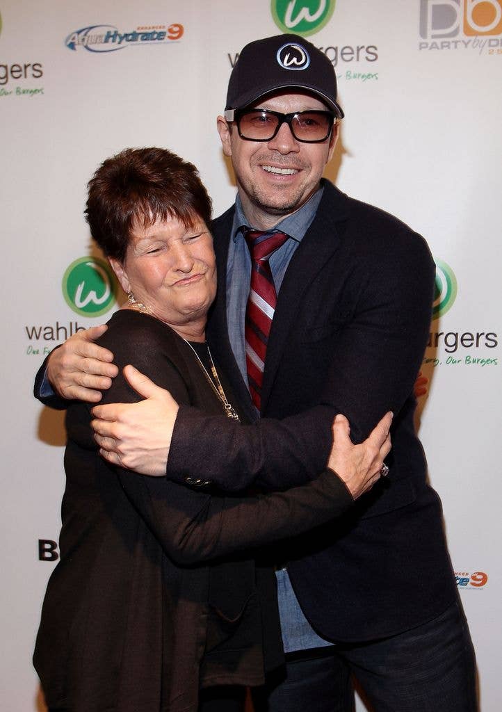 alma wahlberg donnie hugging