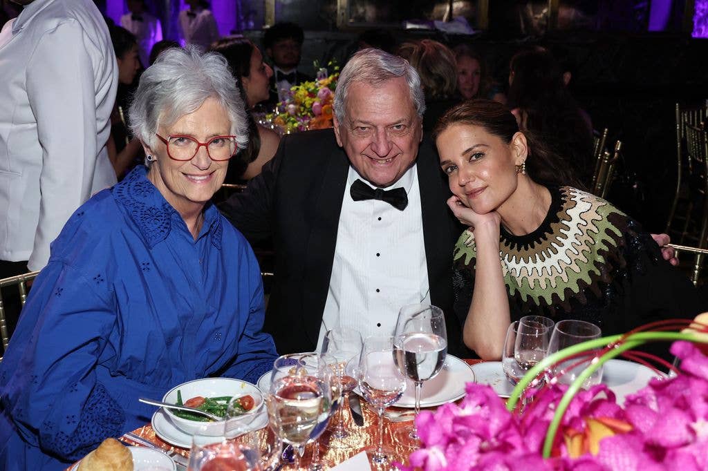 katie holmes parents