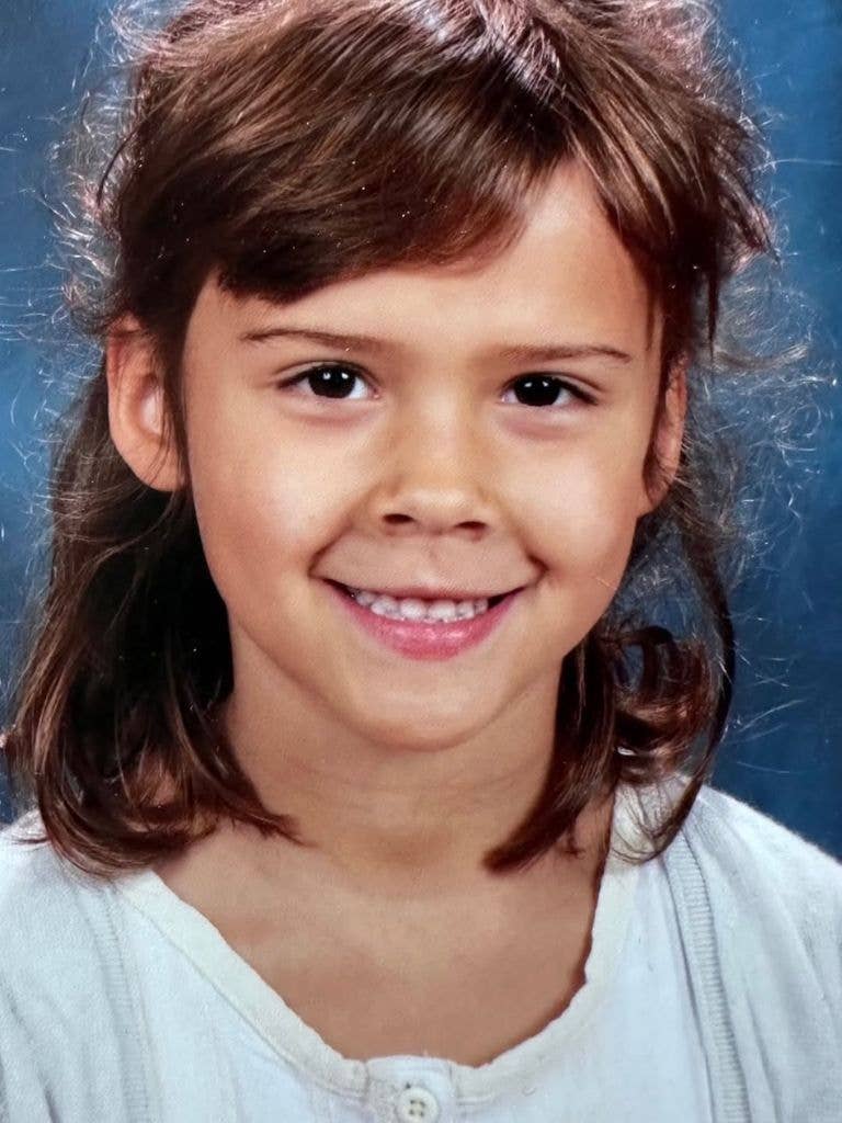 Jessica also shared a sweet throwback photo of Honor