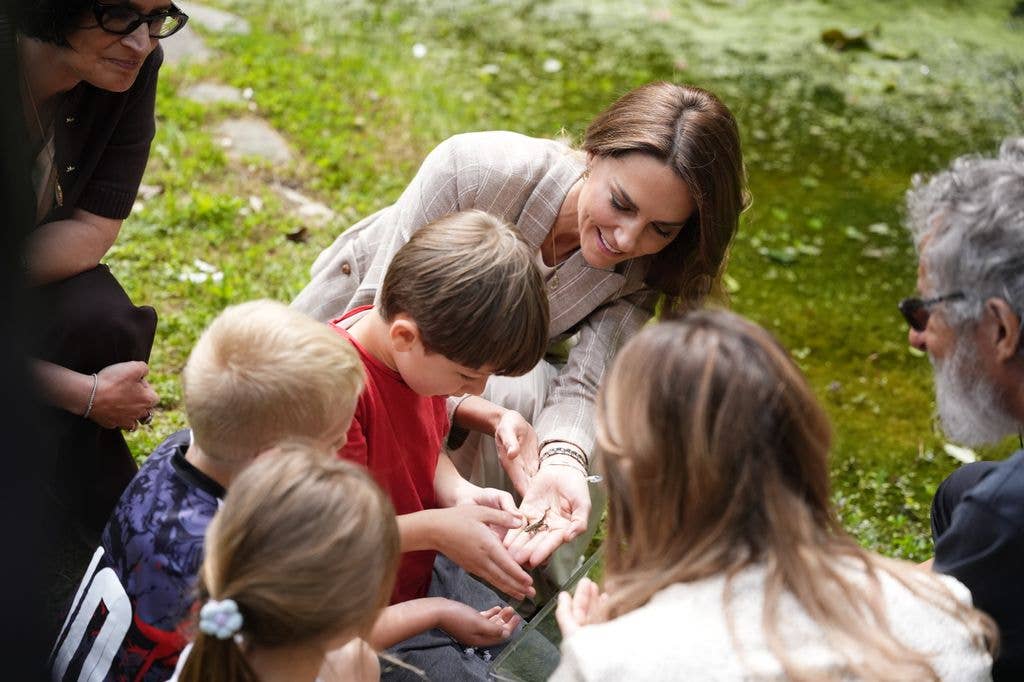 princess kate holding tadpole