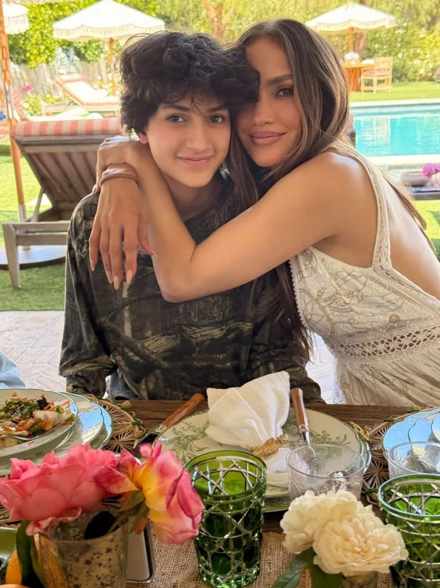 Emme Muñiz with her mom