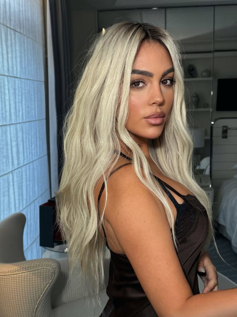 Georgina Rodríguez stuns at Cannes with a dramatic new look: A platinum blonde hairstyle reminiscent of Kim Kardashian