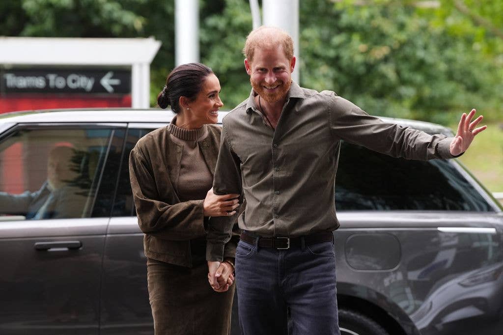 Prince Harry and Meghan Markle arrive at the Australian National Veterans Arts Museum (Anvam)