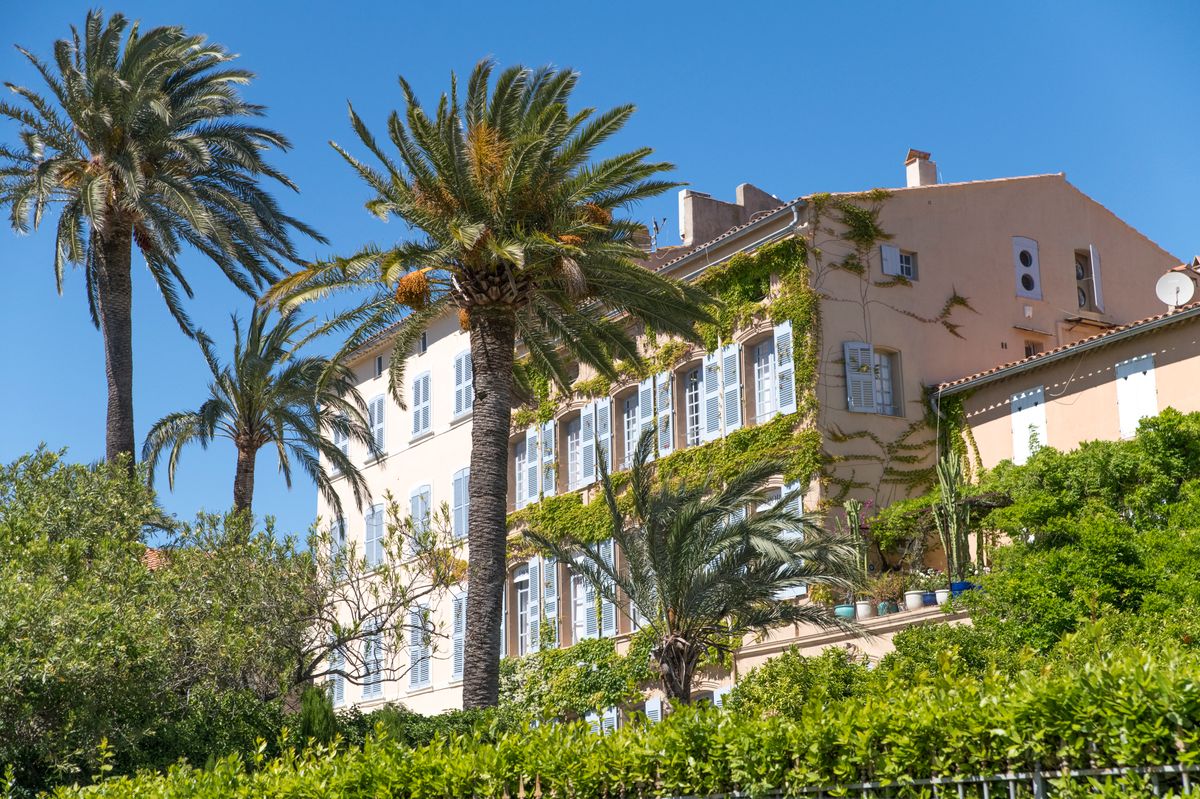 Saint-Tropez blends Mediterranean charm with world-renowned luxury, making it a perennial royal favorite.