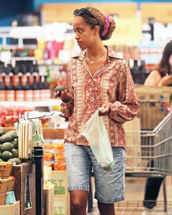 *EXCLUSIVE* Los Angeles, CA  - Malia Obama pictured grocery shopping in LA after death of private chef Tafari Campbell who was 'beloved part of the family'.Pictured: Malia ObamaBACKGRID USA 28 JULY 2023 USA: +1 310 798 9111 / usasales@backgrid.comUK: +44 208 344 2007 / uksales@backgrid.com*UK Clients - Pictures Containing ChildrenPlease Pixelate Face Prior To Publication*