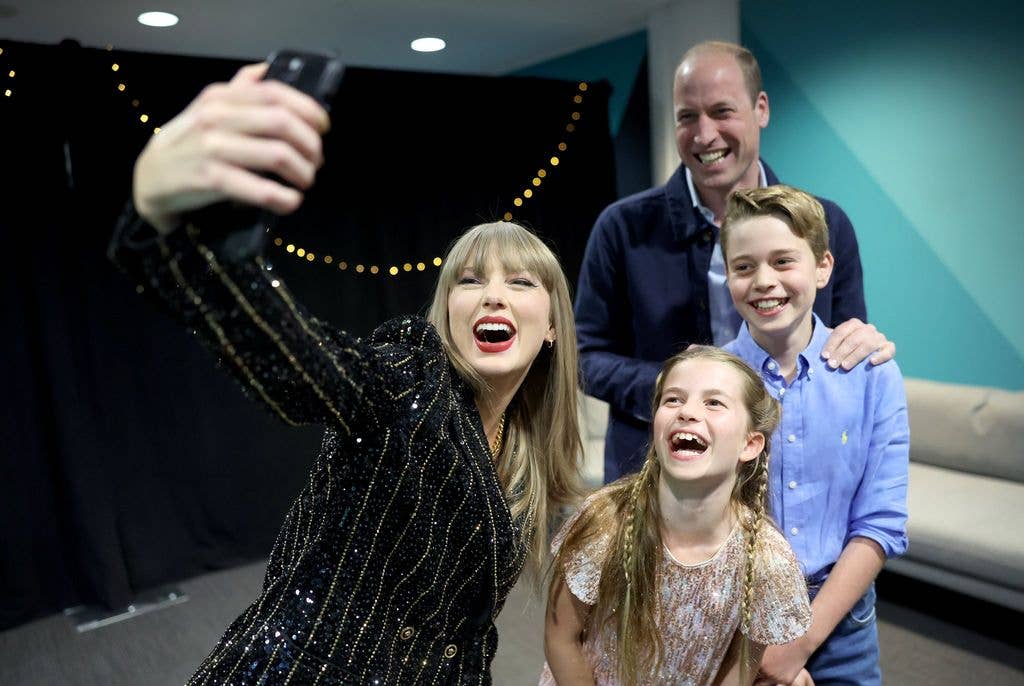 Taylor Swift takes a selfie with Prince William, Prince George, and Princess Charlotte
