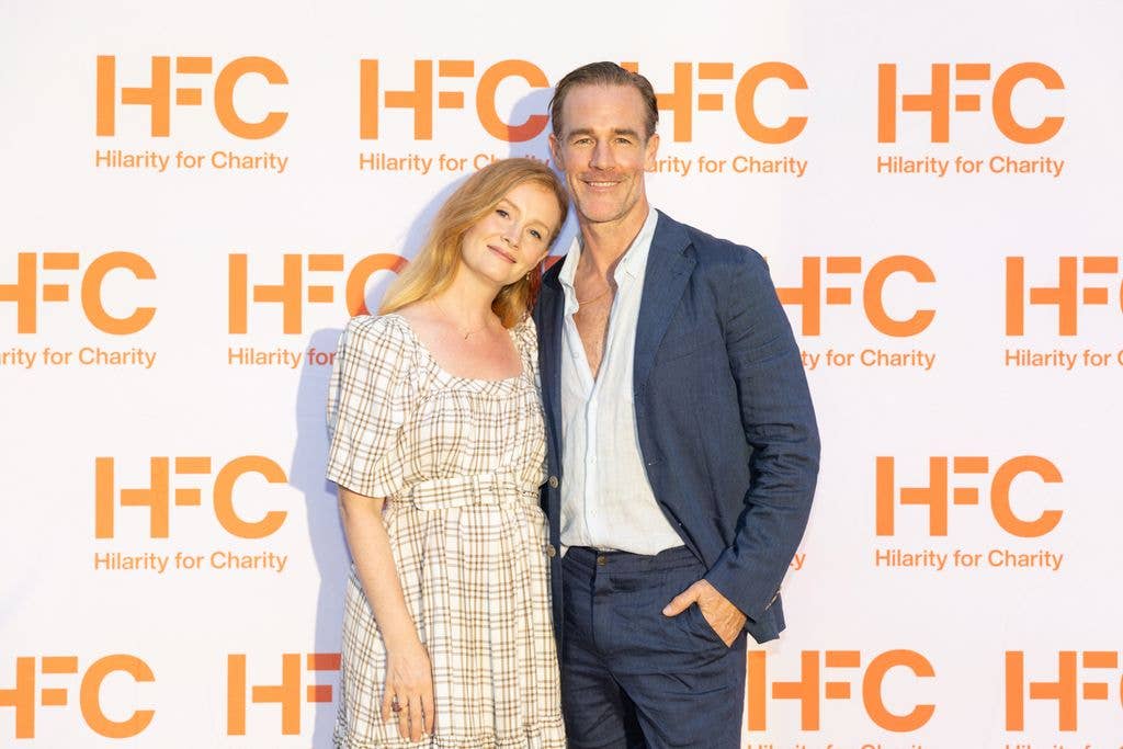 James Van Der Beek (R) and Kimberly Van Der Beek attend HFCâs Brain Health Dinner on September 30, 2023 in Austin, Texas.