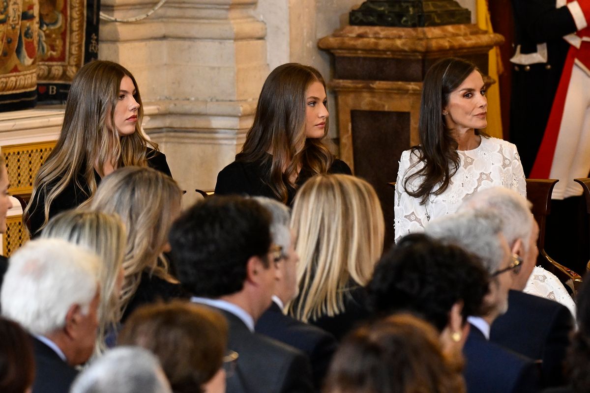 Leonor and Sofía opted not to wear mantillas, embracing a modern interpretation of Vatican protocol during the Pope's visit to Spain.