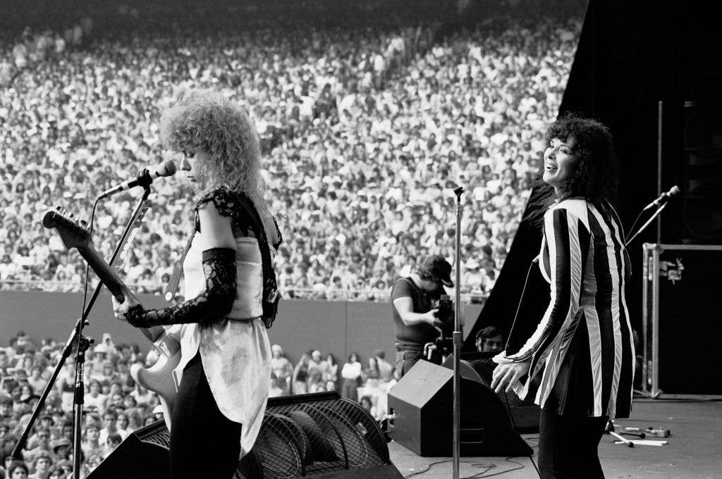 Heart performing at Giants Stadium in 1980