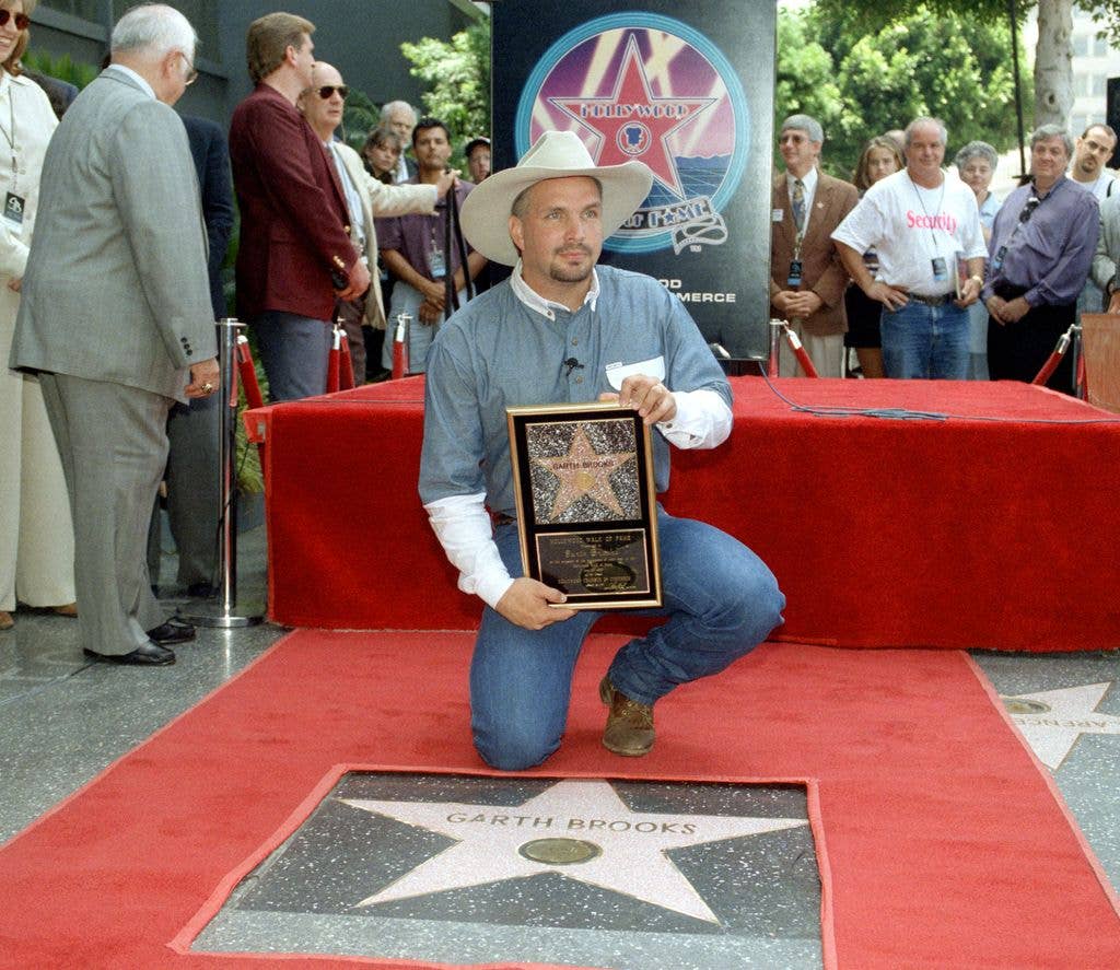 Garth won a star on the Hollywood Walk of Fame in 1995 