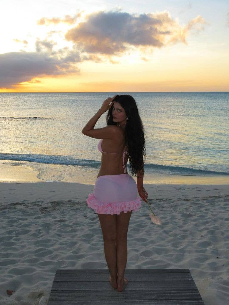 kylie jenner pink bikini