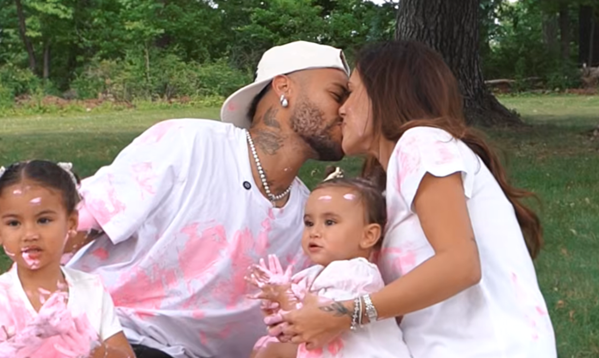 Neymar and Bruna Biancardi have announced they are expecting another baby together. The couple shared an emotional gender-reveal video confirming they are having a daughter, expanding Neymar’s growing family to five children.
