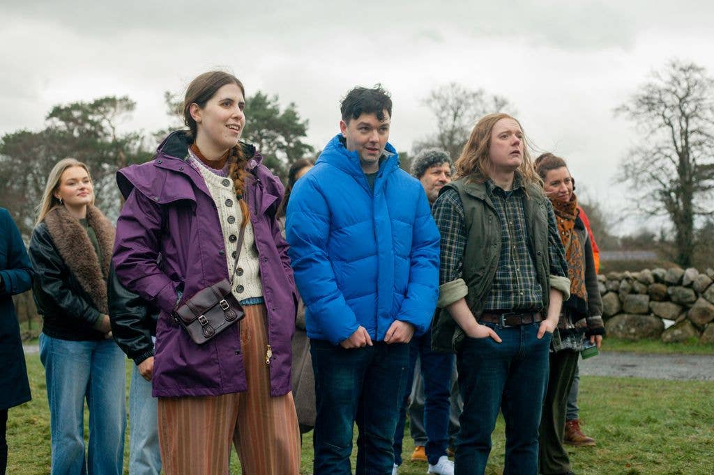 Gemma (ELE MCKENZIE), Jordan (RIAN LENNON),
Lorcan (LEE ROSS JAMES) in Funboys