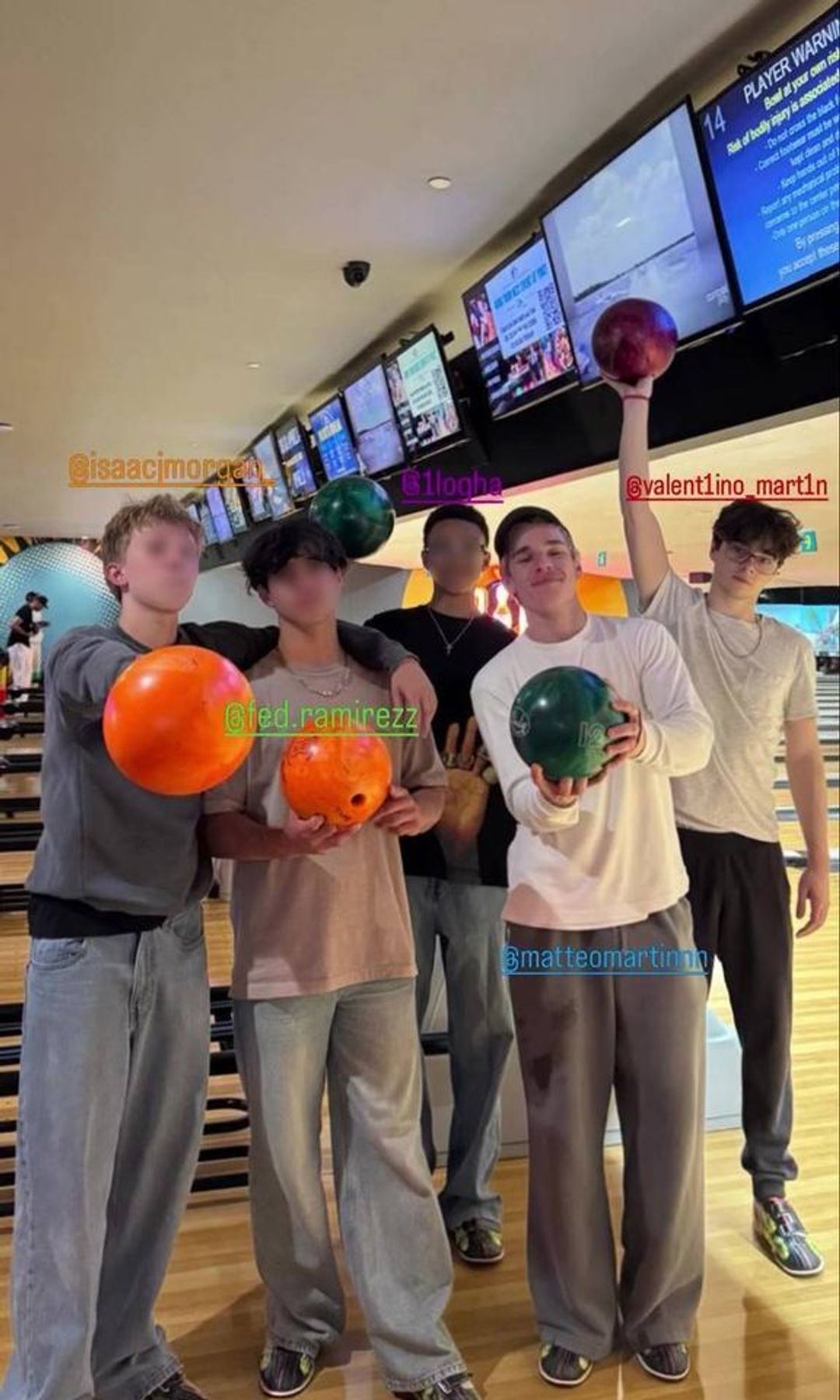 Tino shared a photo with his friends