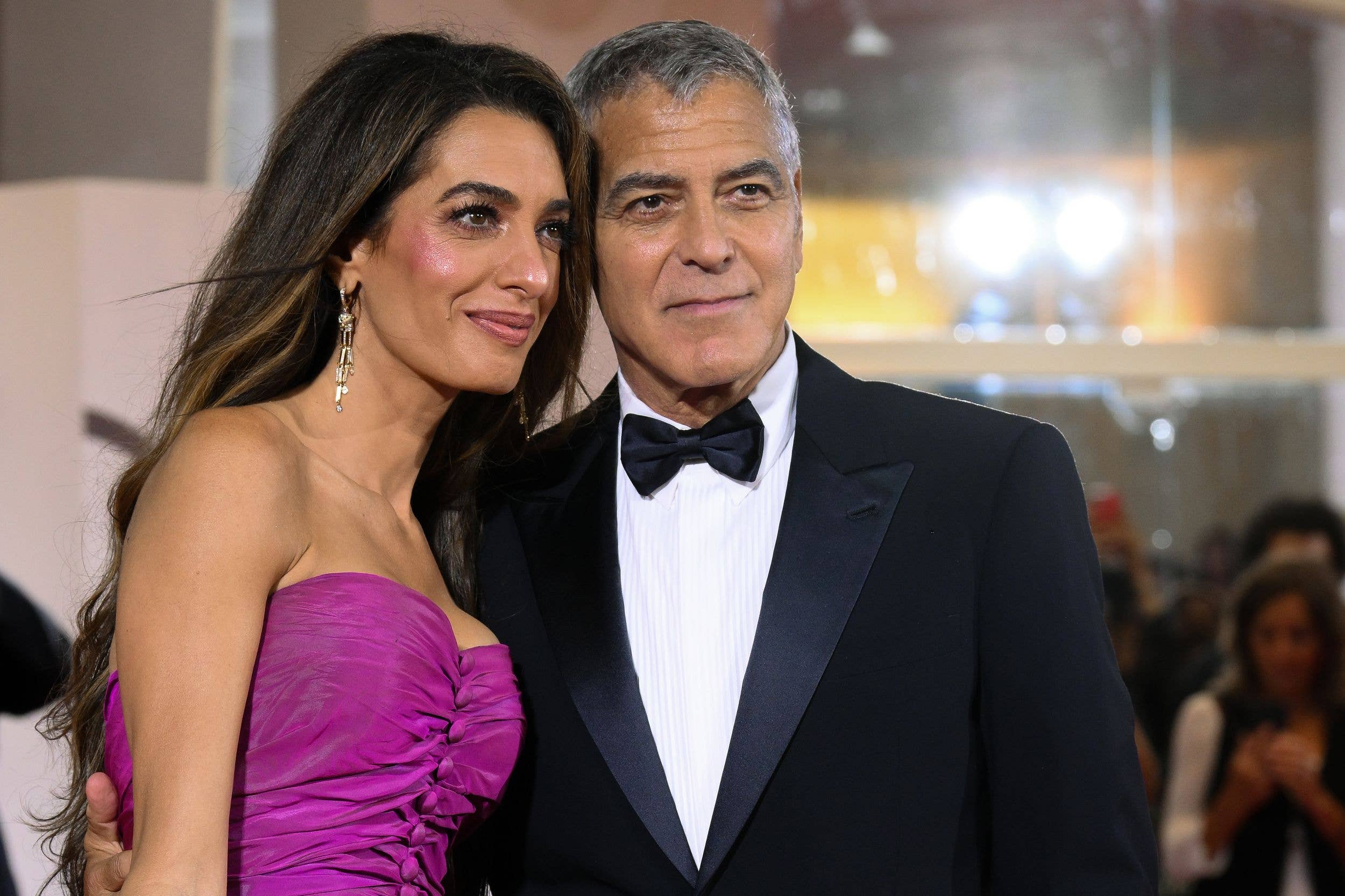 george amal clooney smiling