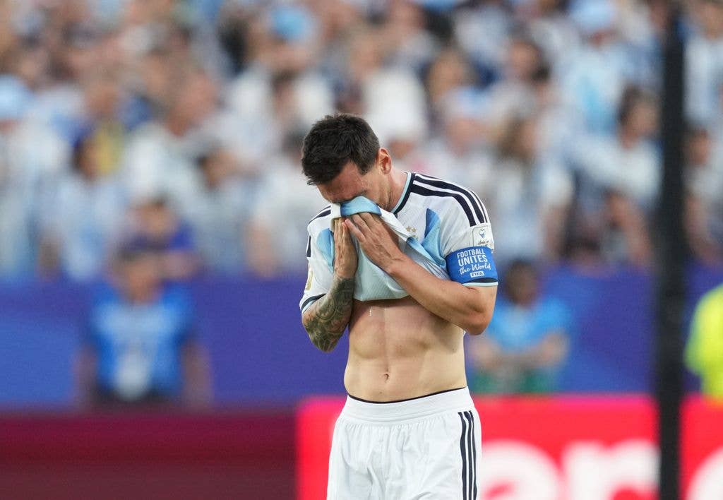 Lionel messi world cup crying