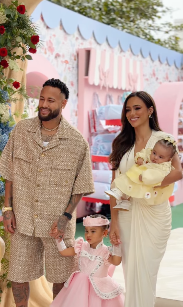 The couple also brought along their newborn daughter, Mel, who recently joined the family in July 2025.