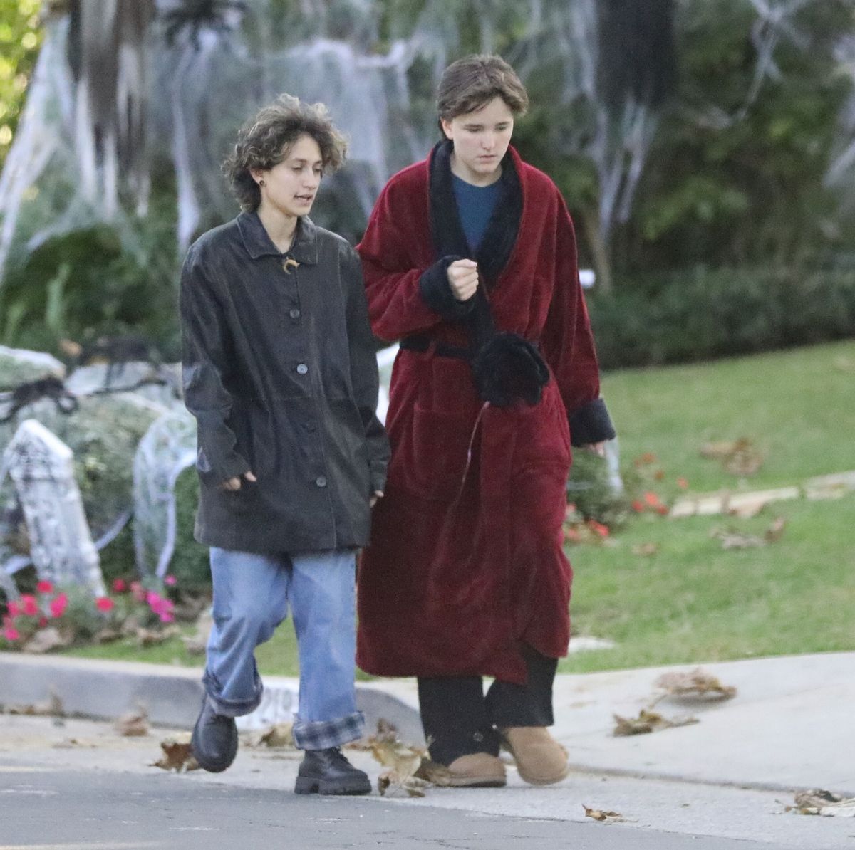 Fin Affleck and Oskar Muñiz have maintained a close friendship over the years, often appearing together at family gatherings and special occasions.