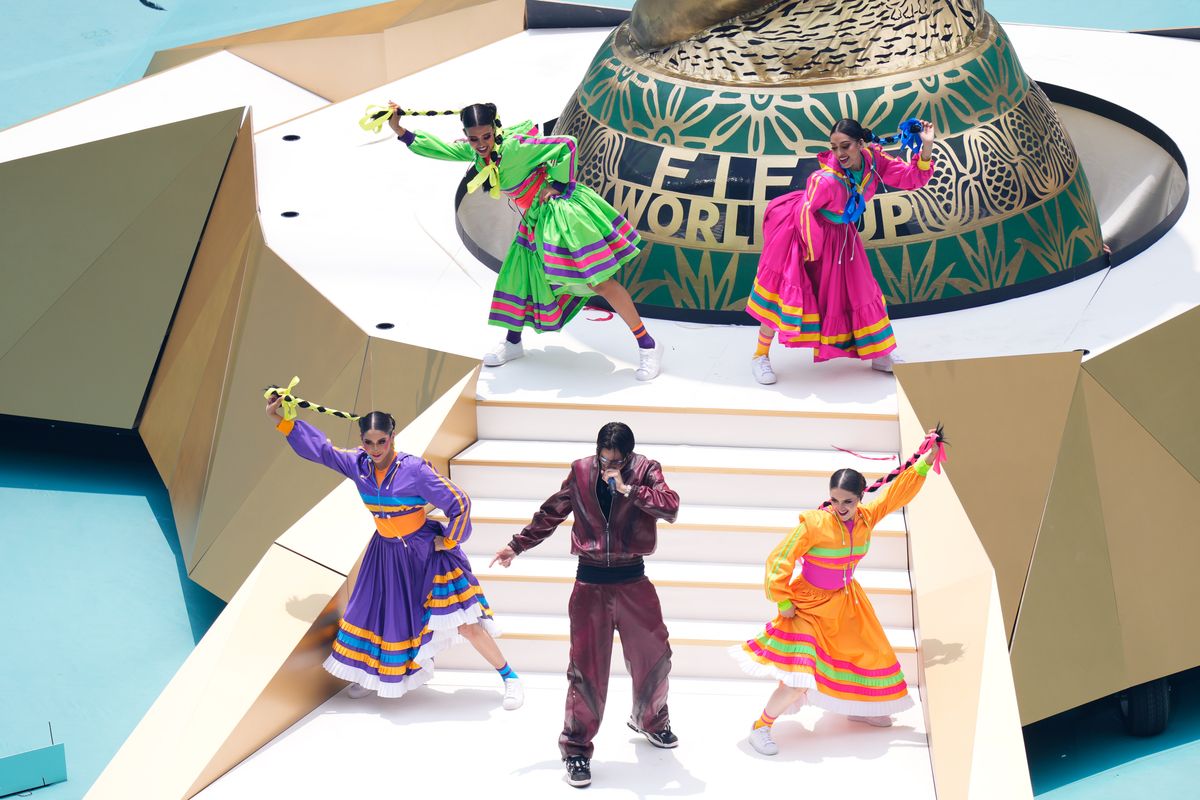Danny Ocean performs “Un Partidazo” as dancers fill the field in traditional Mexican-inspired costumes.