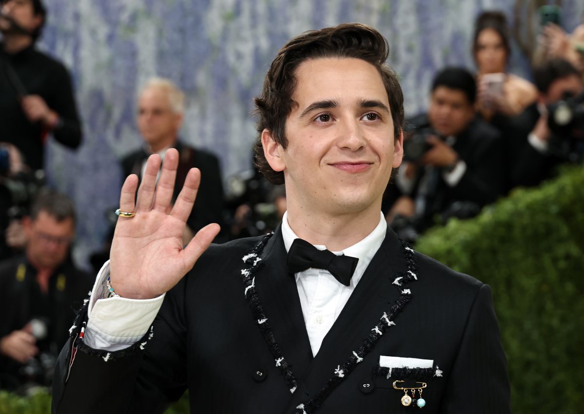 The Saturday Night Live comedian had fans laughing after sharing a story about a Valentine's Day date that never showed up.