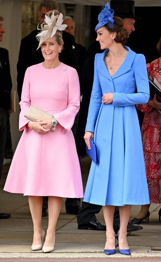 Duchess Sophie in pink on the left and Princess Kate in blue on the right