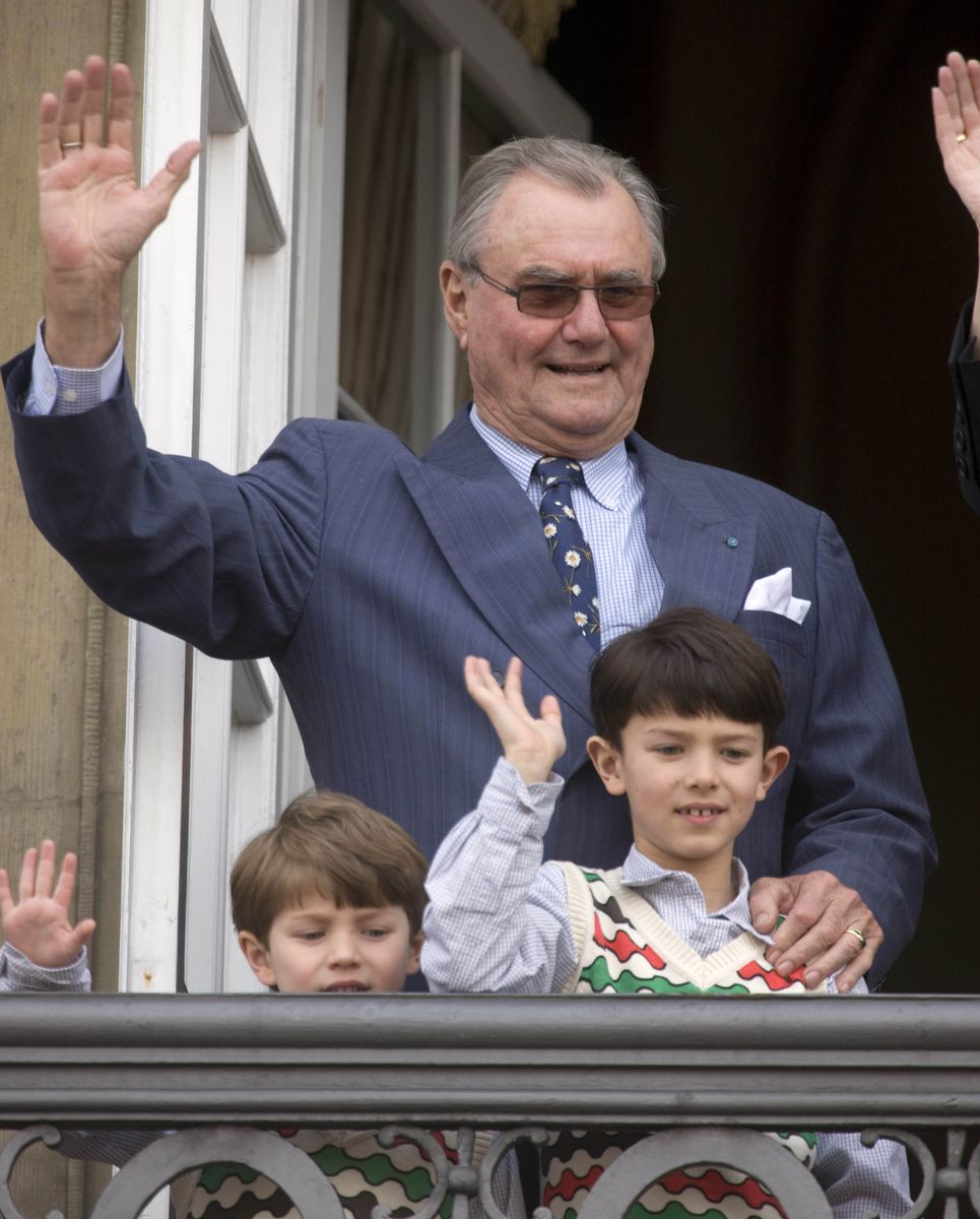 The eldest grandson of Queen Margrethe II described Prince Henrik as a unifying presence within the Danish royal family.
