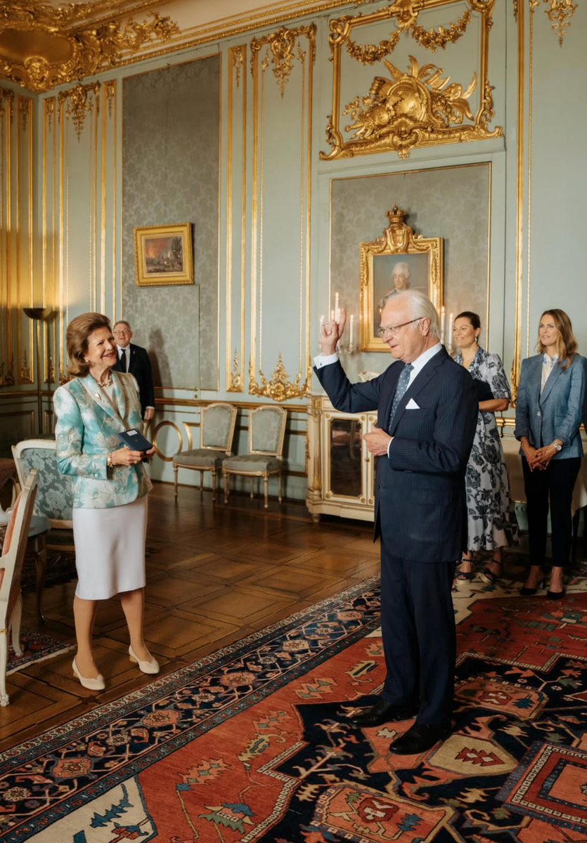 Queen Silvia receives Sweden’s highest royal distinction, the Seraphim Medal, in recognition of her humanitarian work.