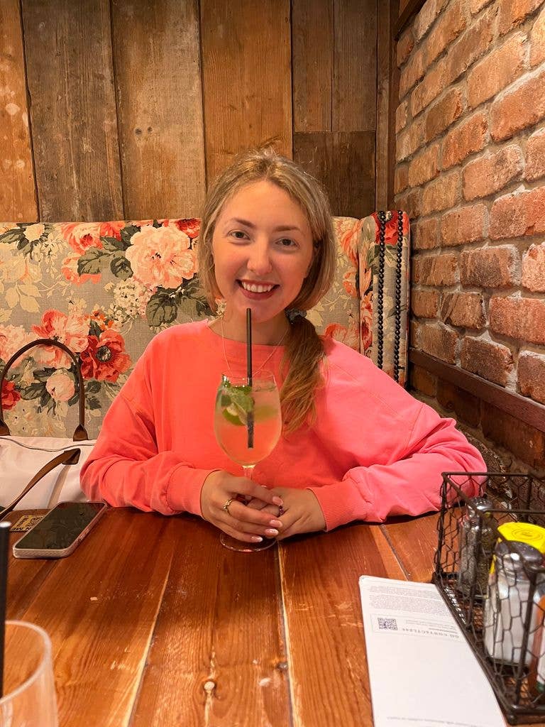 The aforementioned neon pink top!