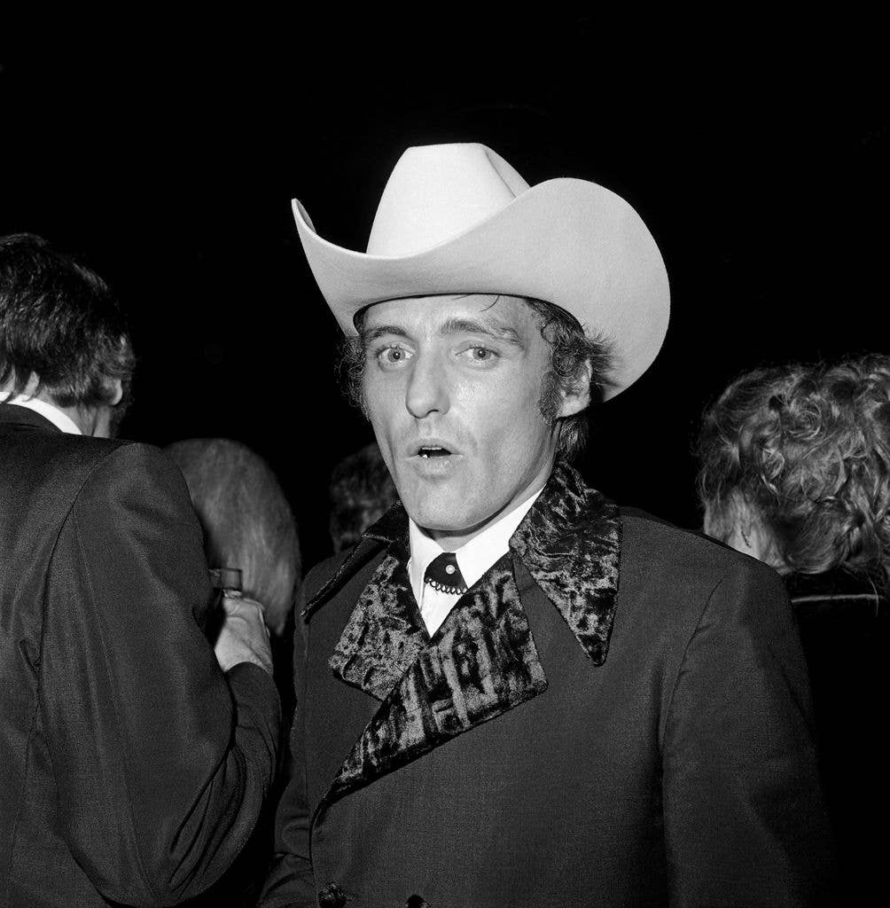 photo of dennis hopper wearing cowboy hat in 1970 