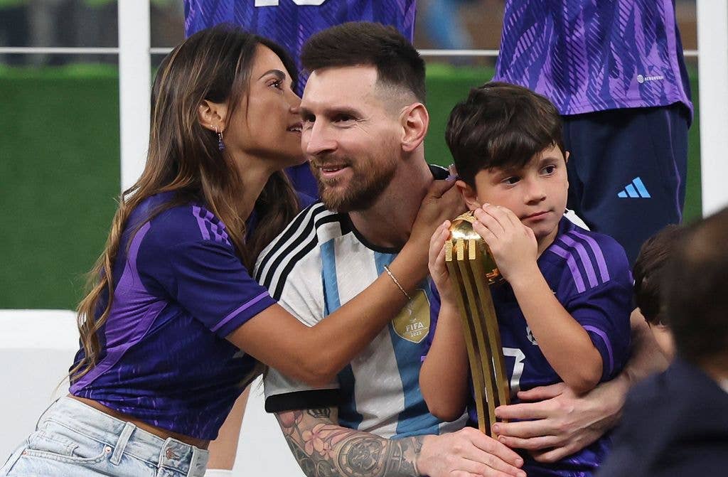 Lionel Messi of Argentina wife Antonella Roccuzzo and their sons