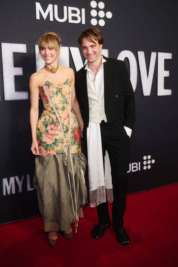 robert pattinson suki waterhouse smiling