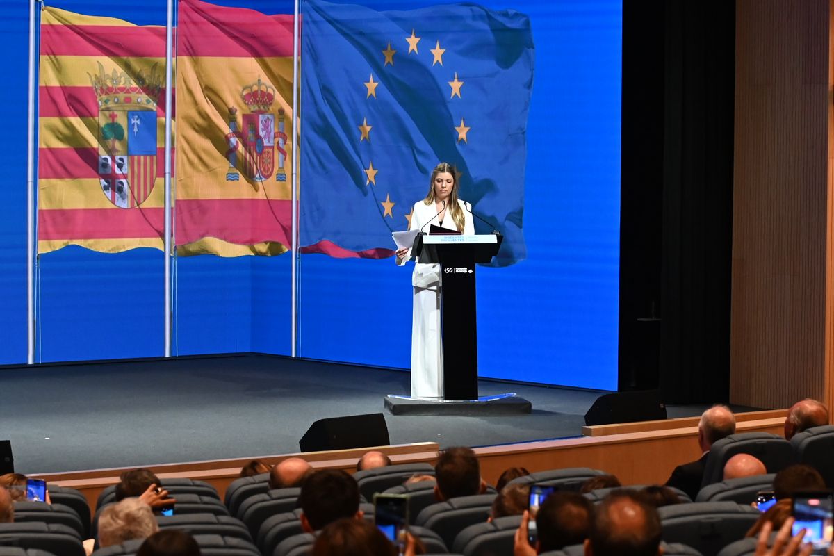During her first official address, Sofía praised educators and described respect, curiosity, and commitment as the values at the heart of learning.