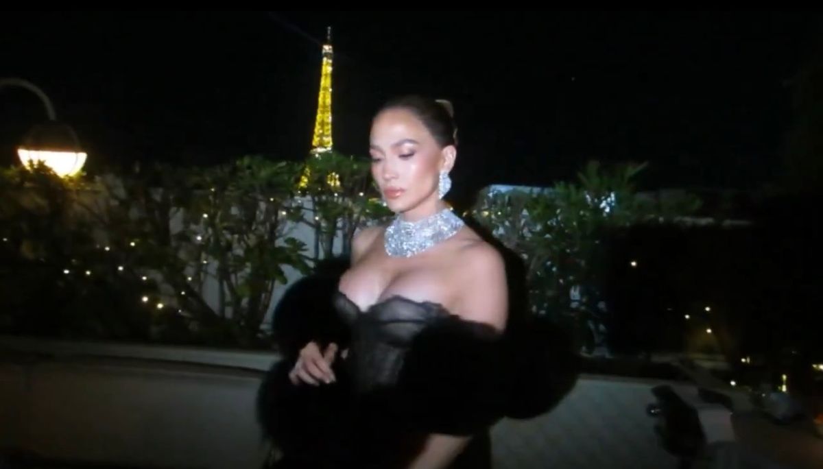 Jennifer Lopez stunned in a dramatic black Tamara Ralph couture gown during her glamorous birthday celebration in Paris.