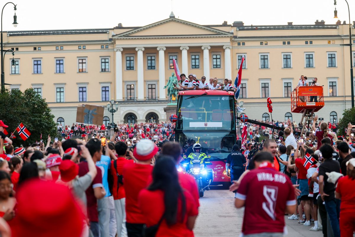 Norway national football team is applauded by supporters at Slottsplassen after attending a reception at the palace
